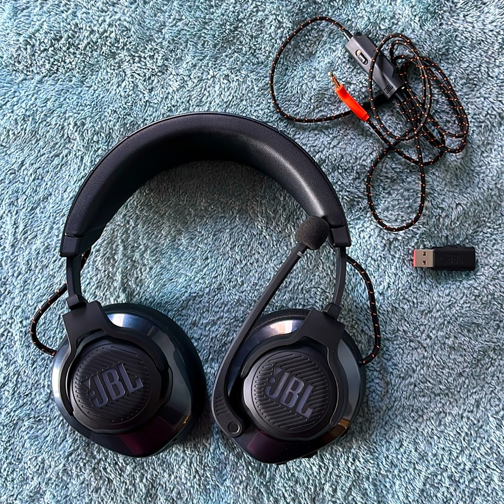 JBL quantum 610 gaming headphones - brand new w/o box